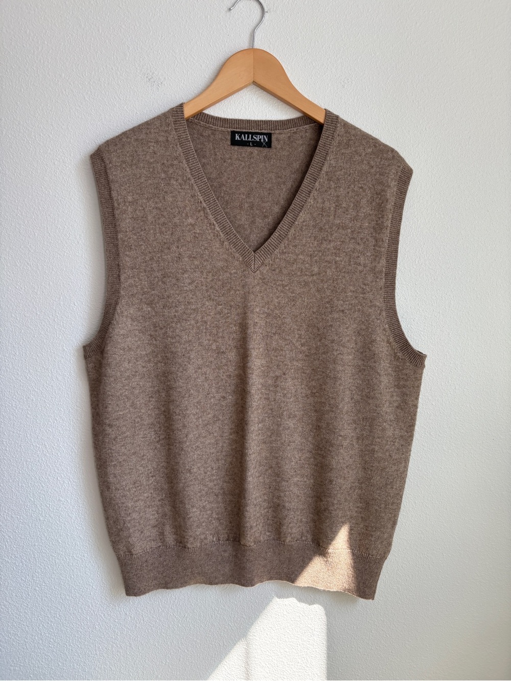 Kallspin Mens Cashmere Wool Blend V-Neck Sweater Vest Tan Brown L Sleeveless